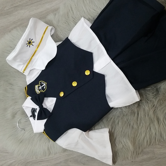 Captain's outfit - Picture 7 of 7